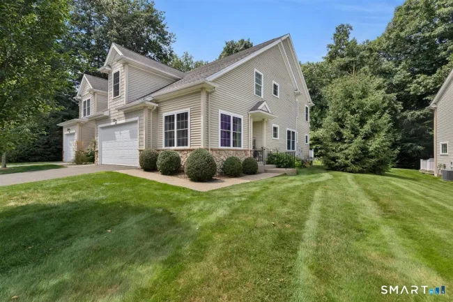 105 Turtlebrook Lane #105, Bristol, CT