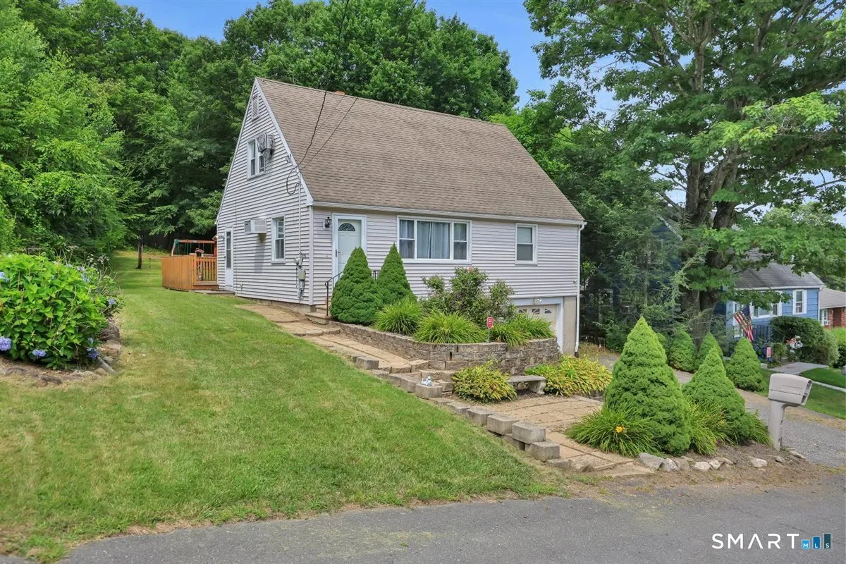 94 Gilman Street, Waterbury, CT