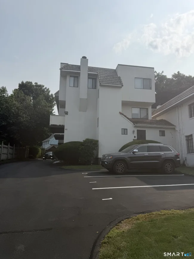 40 Riverside Avenue #4