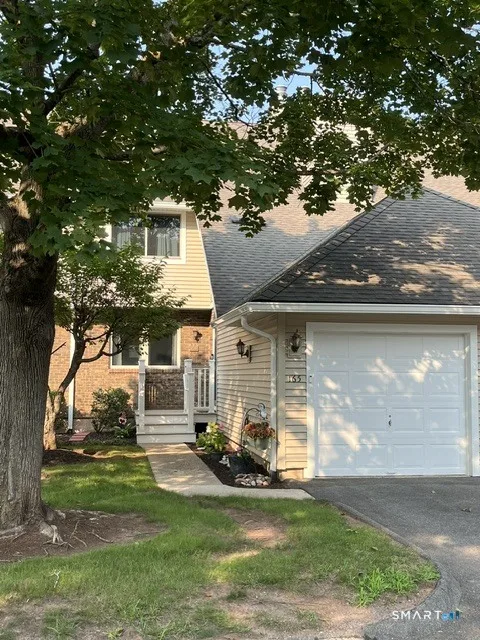 165 Foxboro Drive #165, Newington, CT