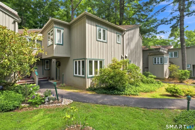 8 Lyle Court #J, Farmington, CT