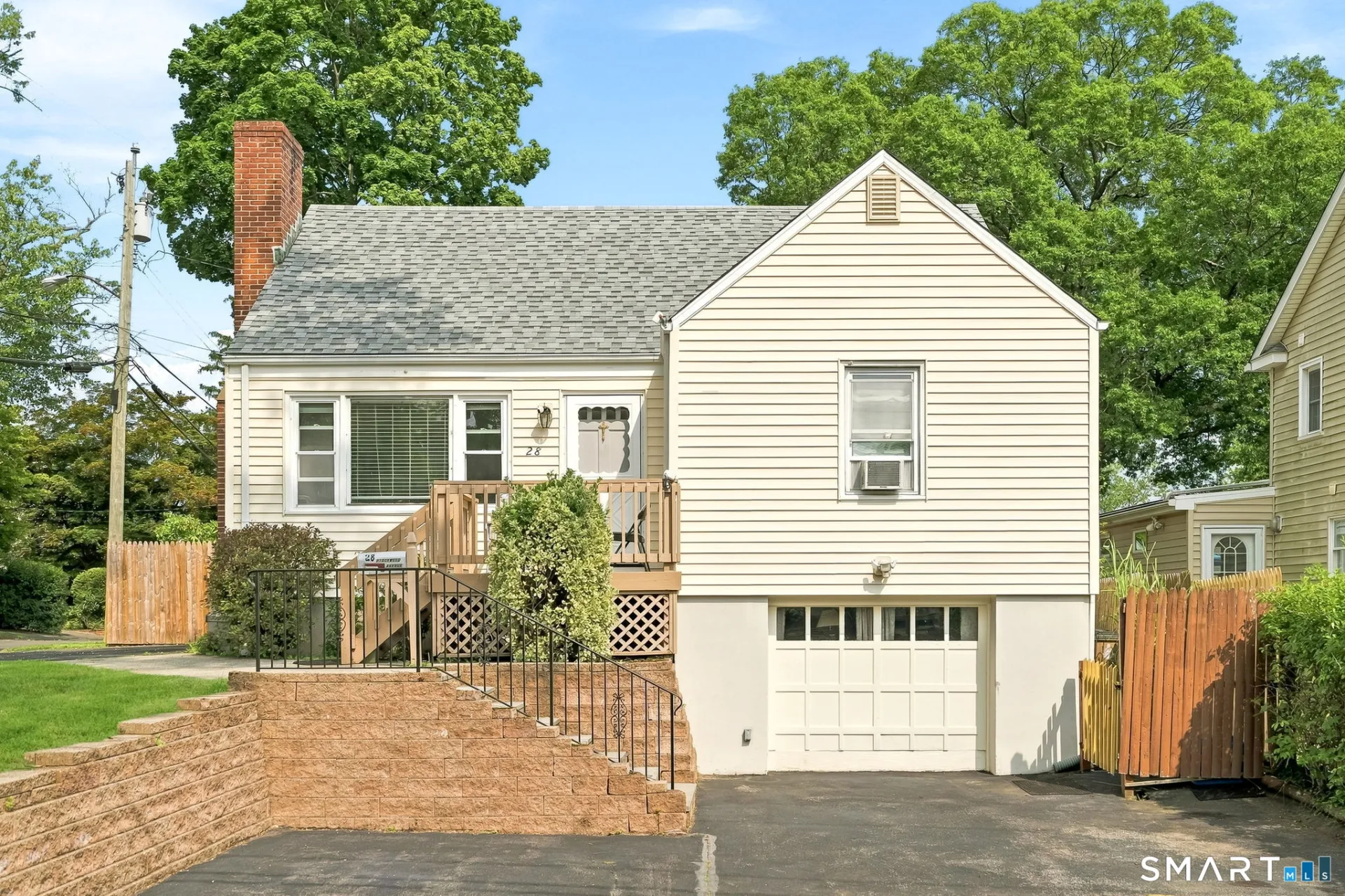 28 Ridgewood Avenue, Stamford, CT