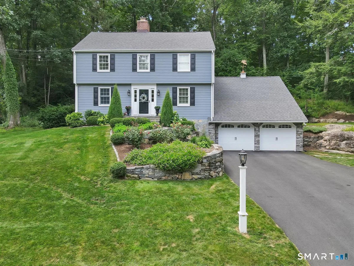 32 Stonepost Road, Glastonbury, CT