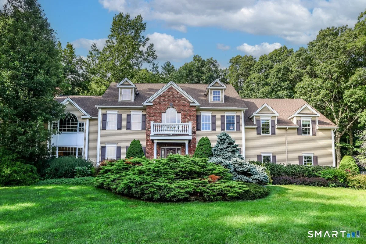 4 Mia Bella Drive, New Milford, CT