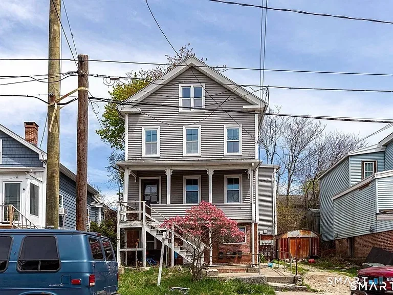 71 Blackhall Street, New London, CT