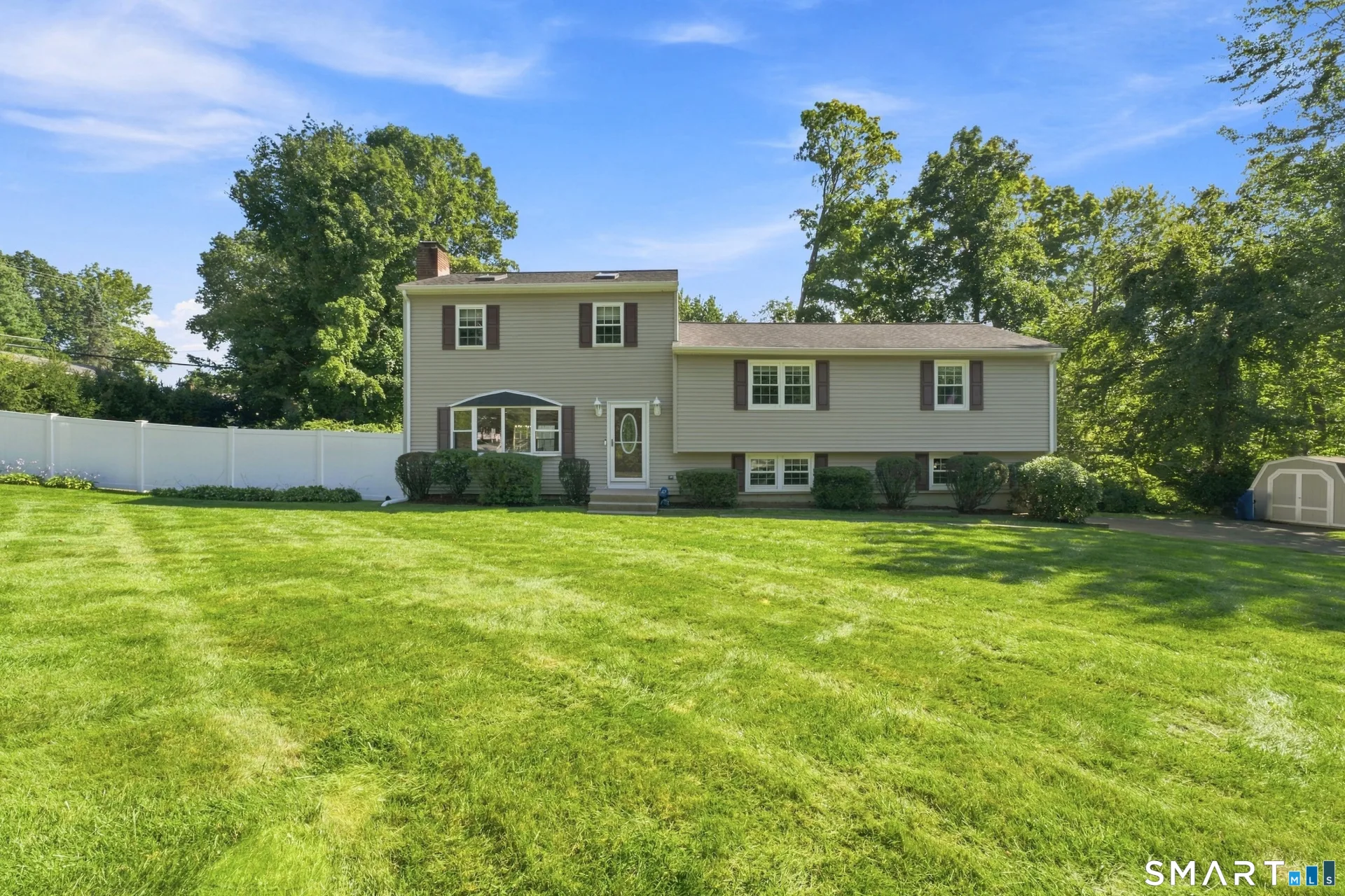 9 Sky Edge Lane, Bethel, CT