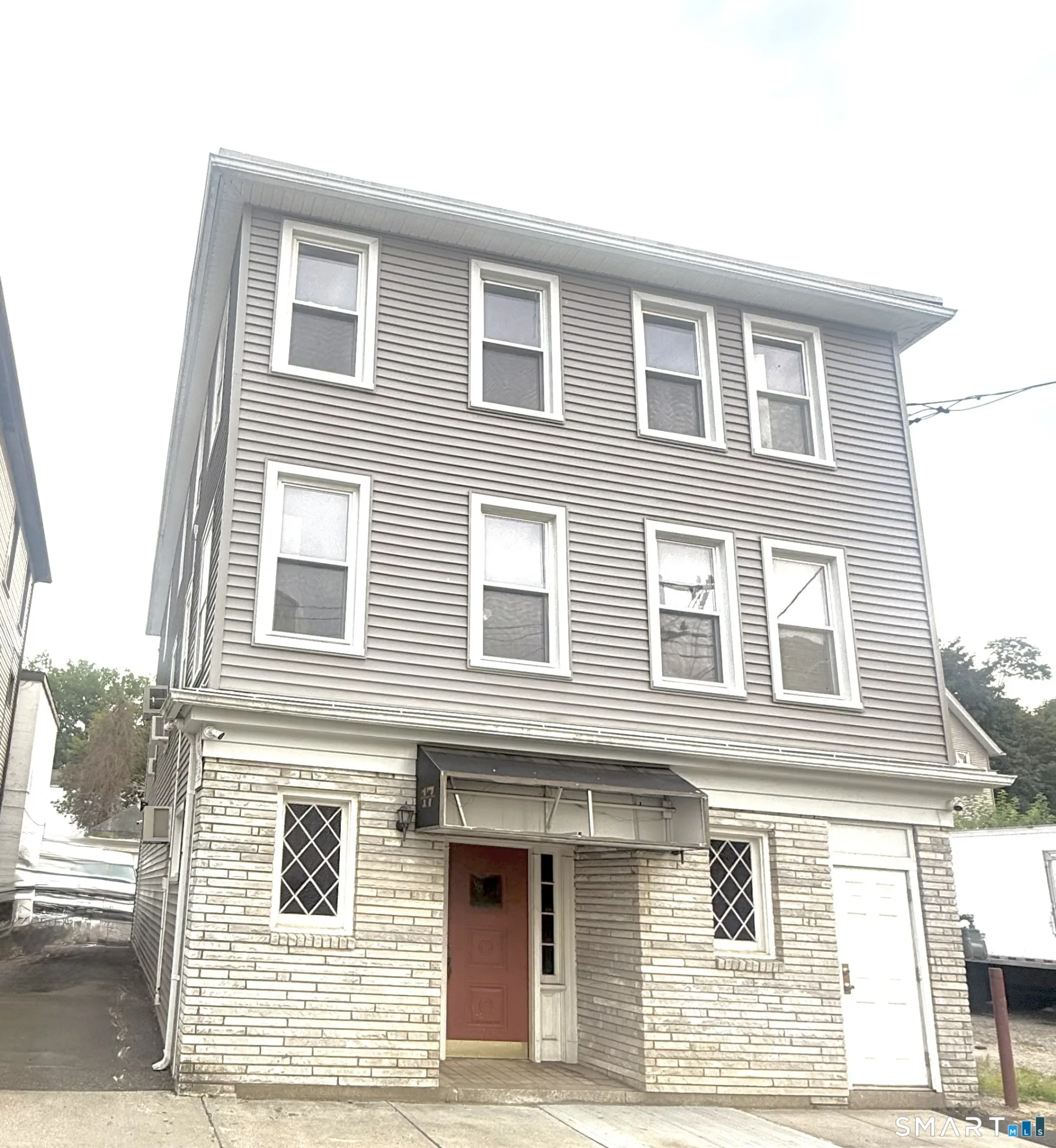 17 Congress Avenue, Waterbury, CT