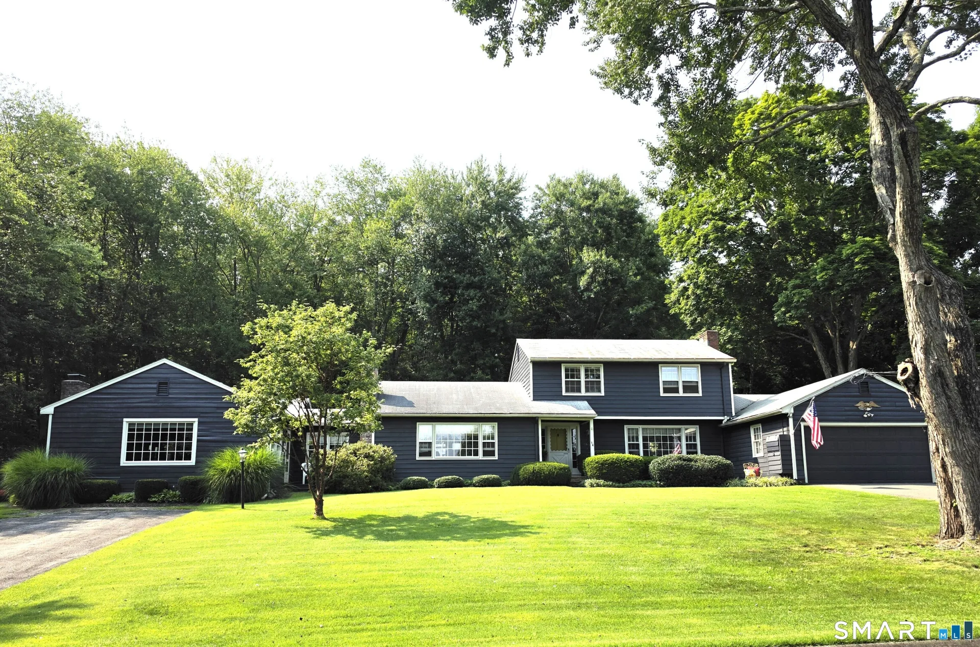 14 Jo Mar Drive, Newtown, CT