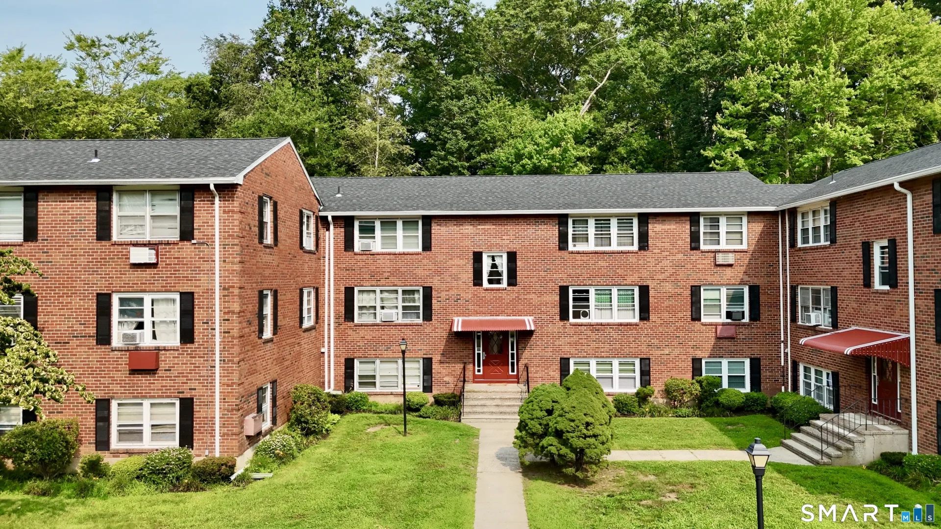 54 Briarwood Lane #B, Branford, CT
