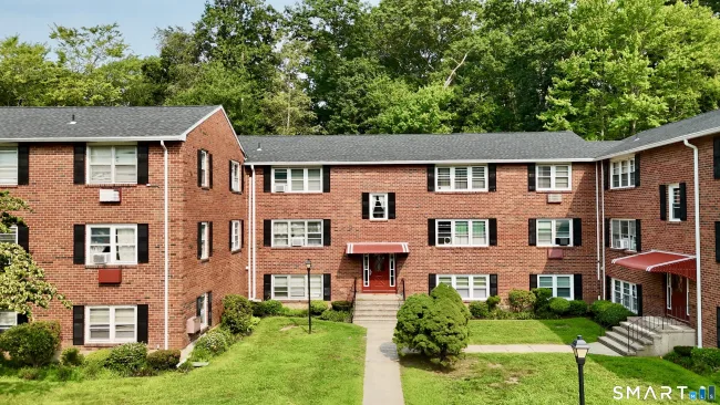 54 Briarwood Lane #B, Branford, CT