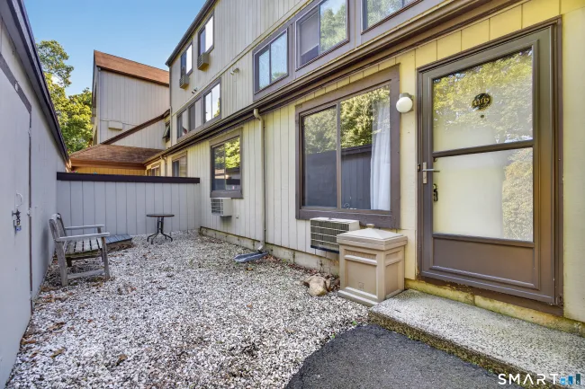 10 Pineview Drive #D, Branford, CT