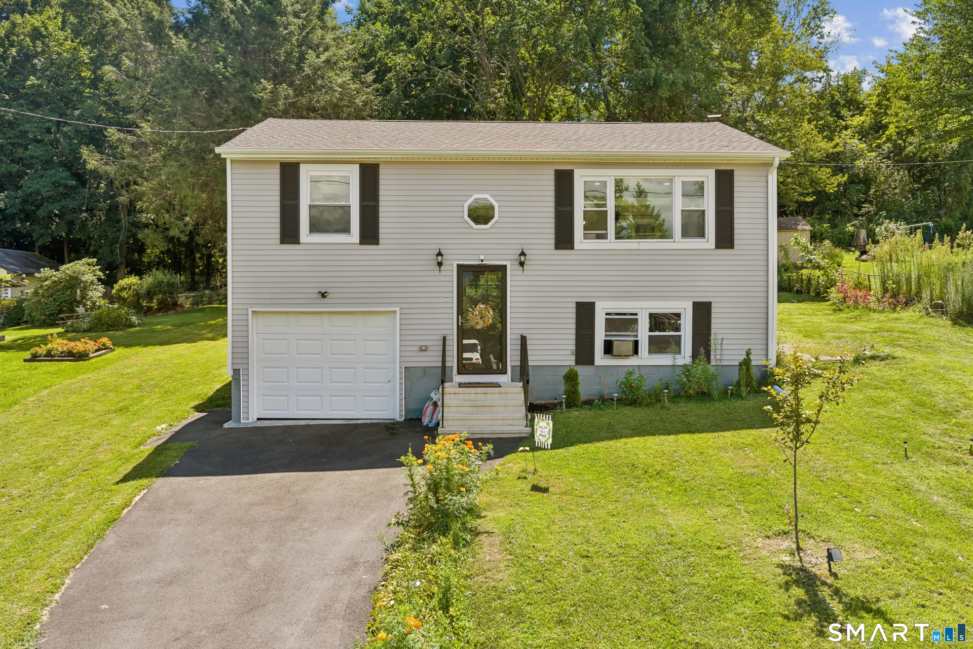 14 Garry Knolls, Danbury, CT