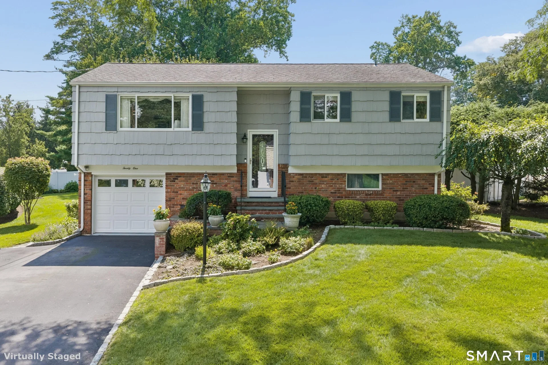 21 Sussex Place, Stamford, CT