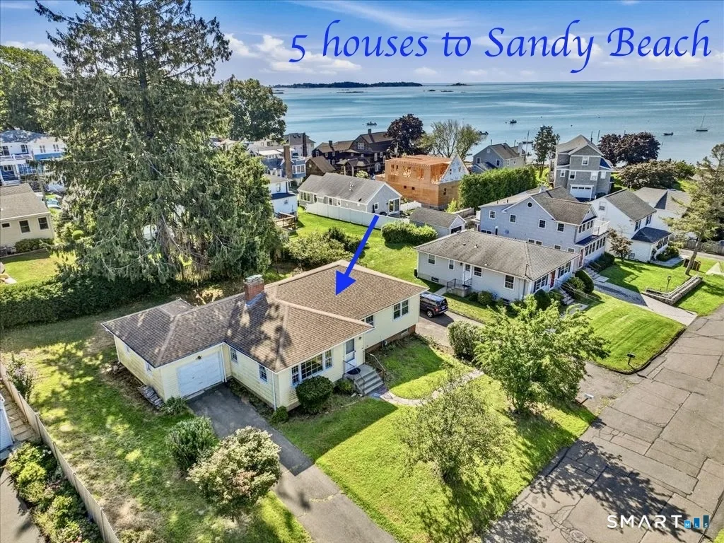 15 Third Avenue, Branford, CT