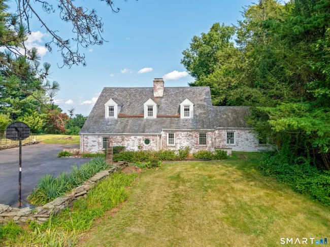 54 Ferncliff Drive