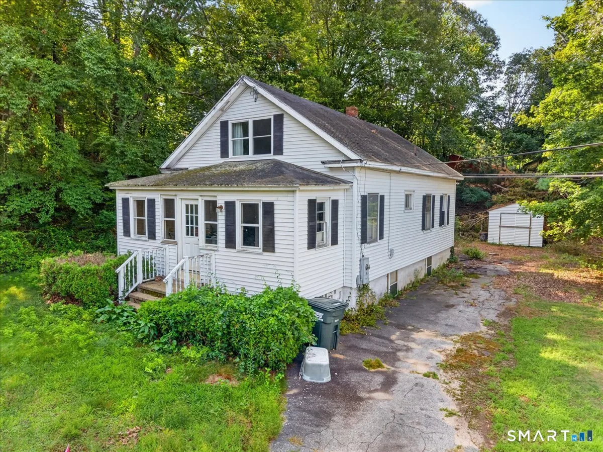 10 Mill Cove Road, Ledyard, CT