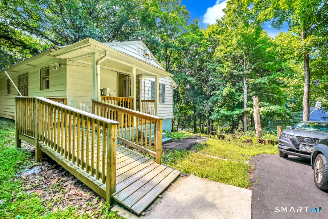 28 Faber Avenue, Waterbury, CT