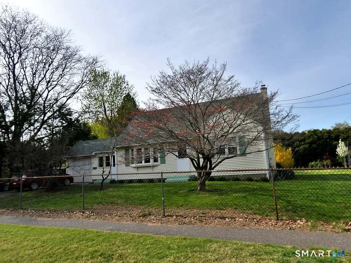 2 Post Road, Enfield, CT