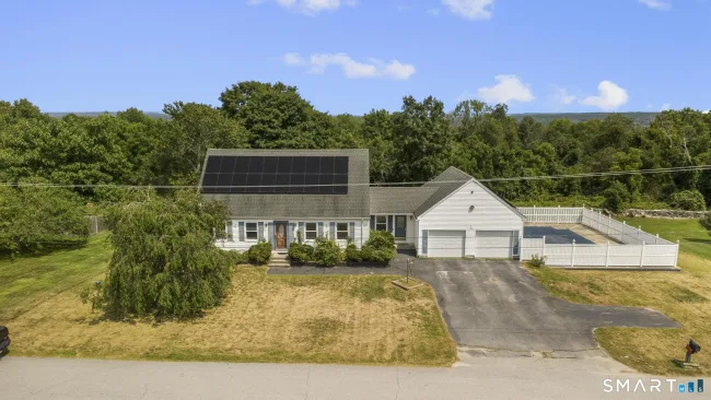 55 Glebas Road