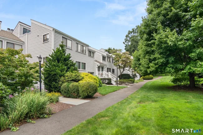 173 Rowayton Woods Drive #173, Norwalk, CT