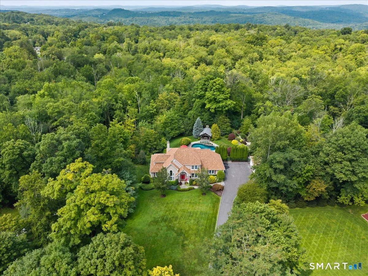 7 West Farms Lane, New Fairfield, CT