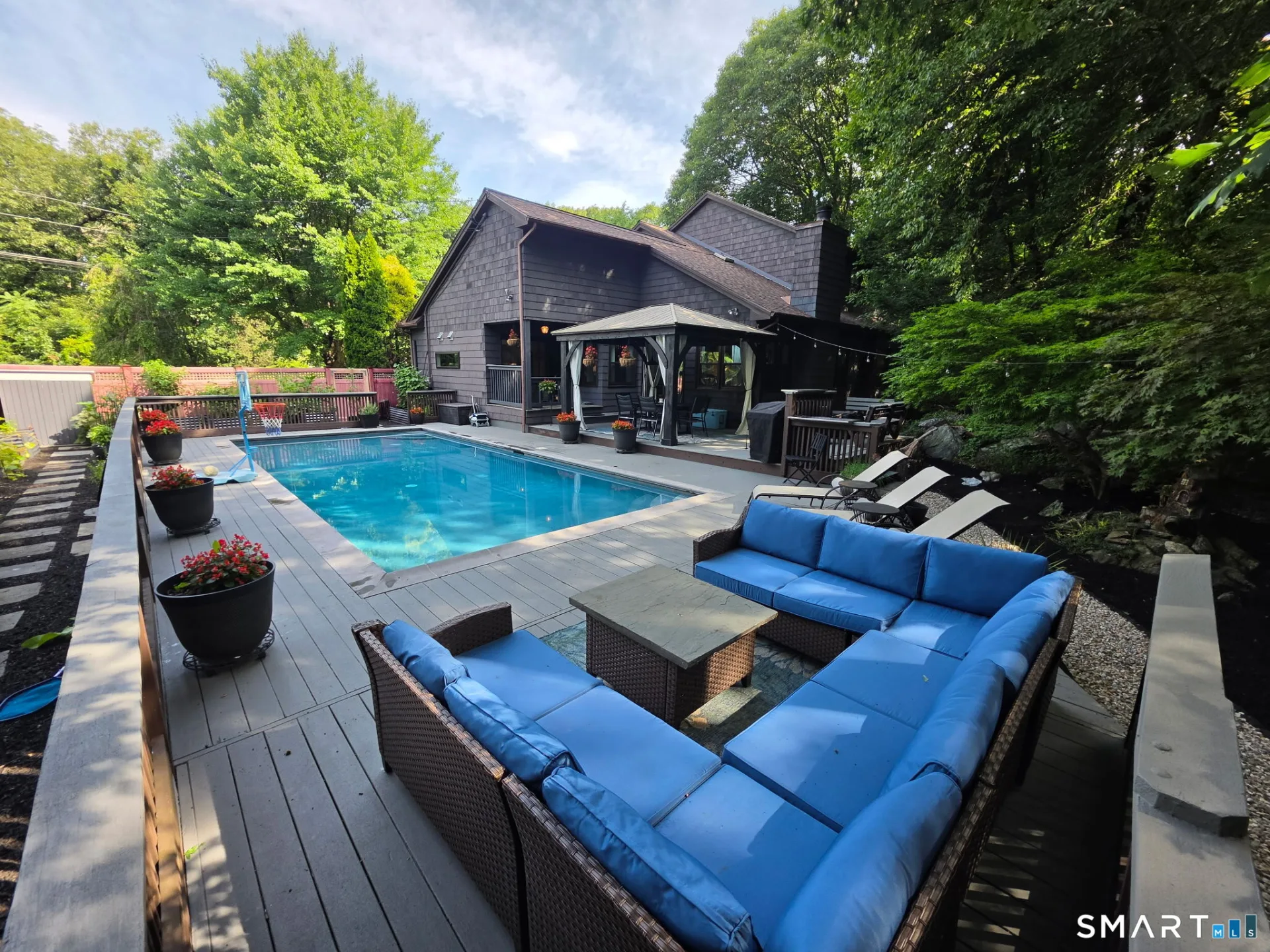 11 Coach Hill, Danbury, CT