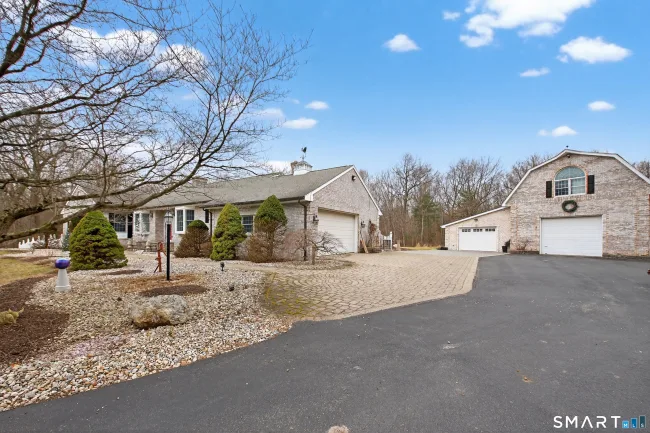 724 Strong Road