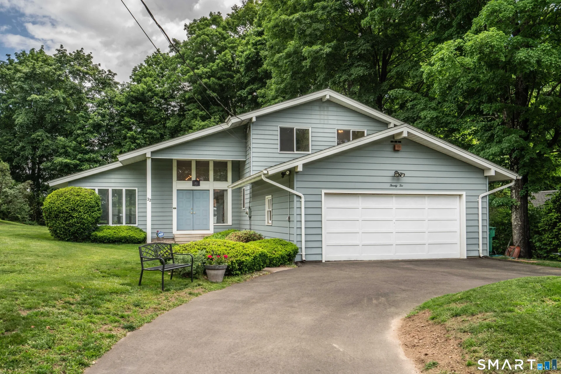 22 Terry Plains Road, Bloomfield, CT