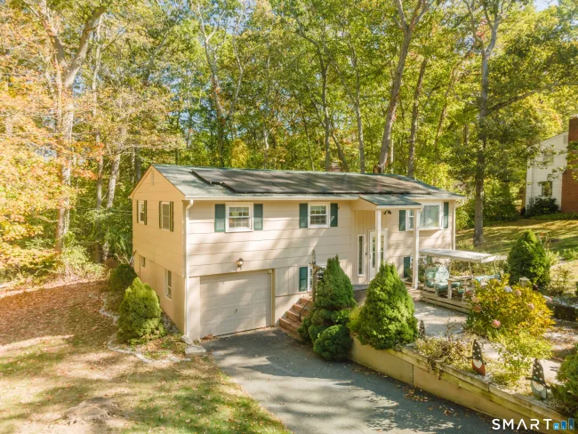 6 Marion Drive