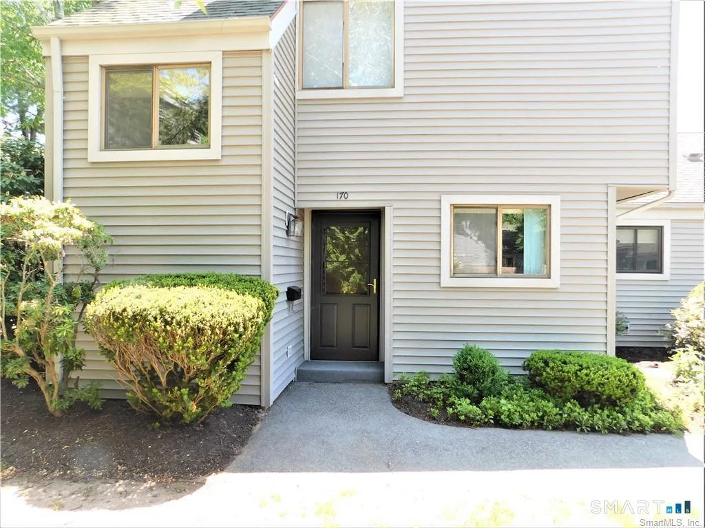 170 Hollister Way #170, Glastonbury, CT