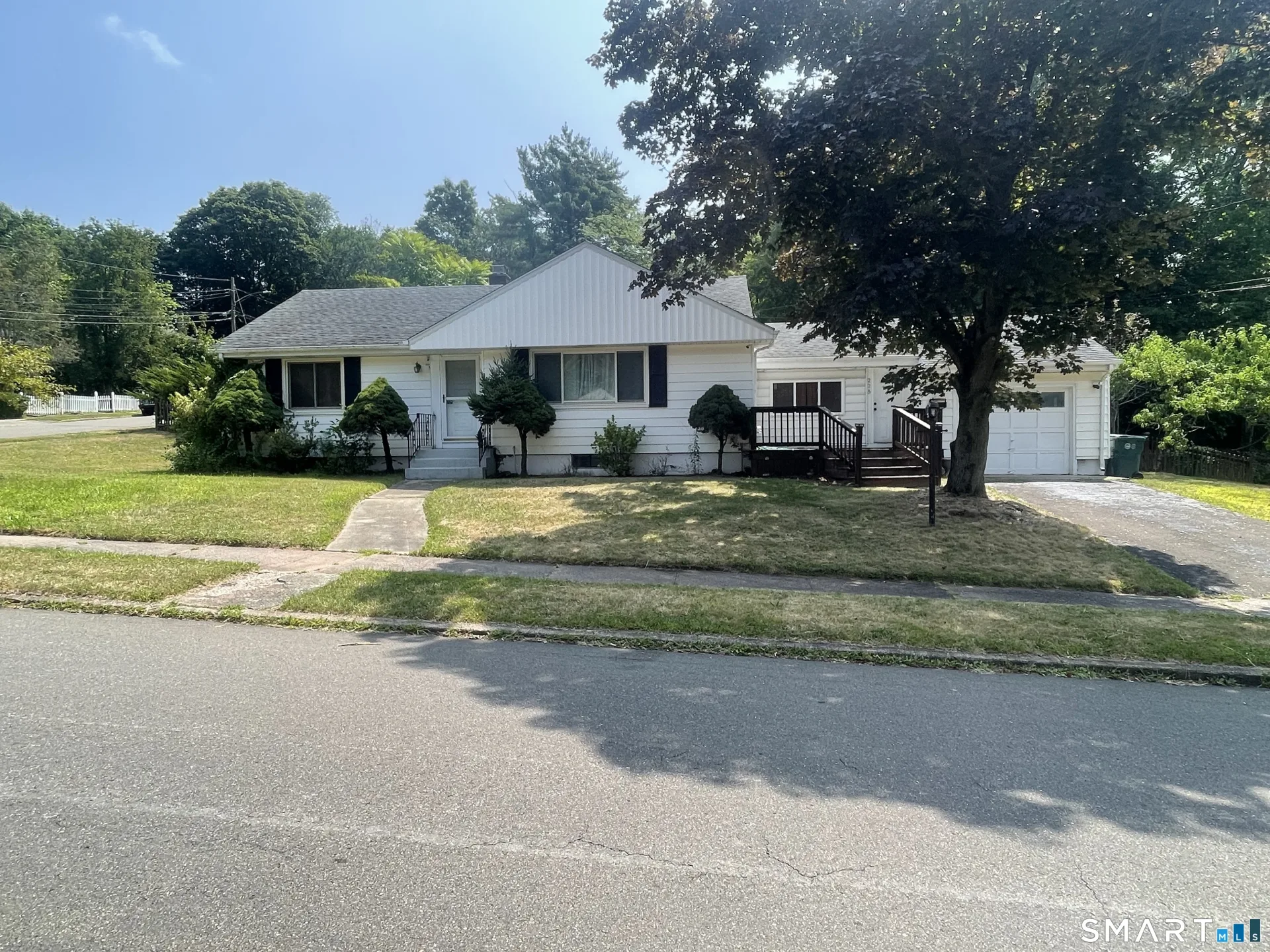225 Blue Hills Avenue, Hamden, CT