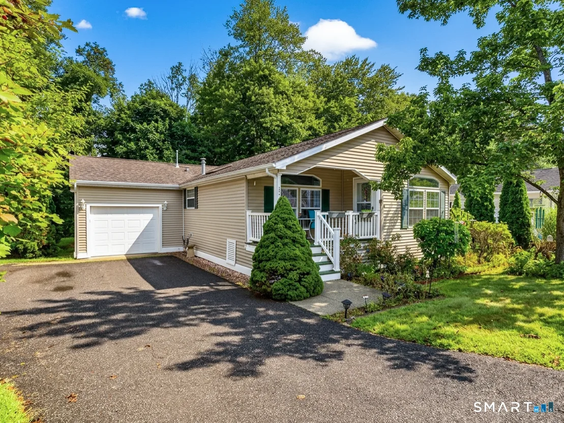 4 Cliff Road, Ledyard, CT