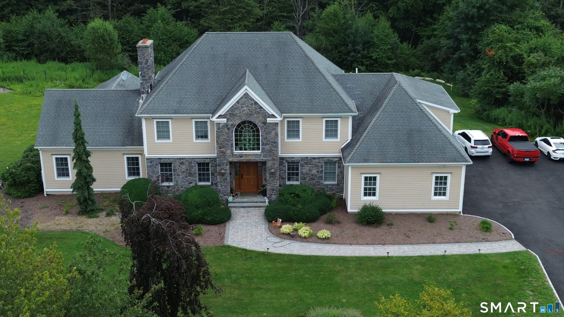 Mustang Drive, Monroe, CT