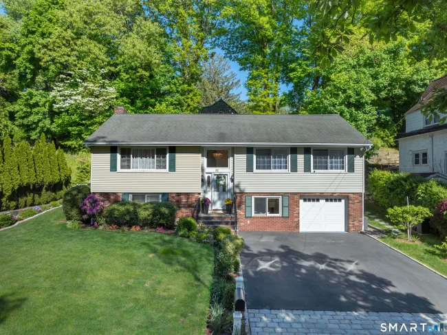 61 Center Drive