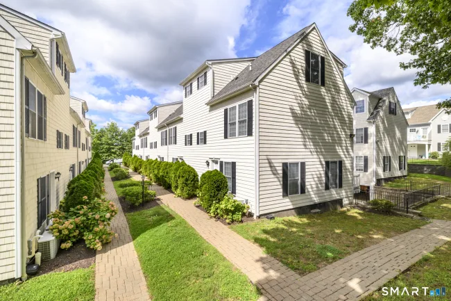 40 Stuart Avenue #D