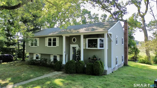 71 Knollwood Drive