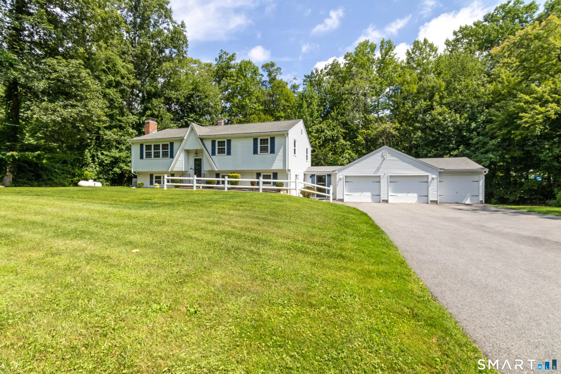 18 Crestwood Drive, East Hampton, CT