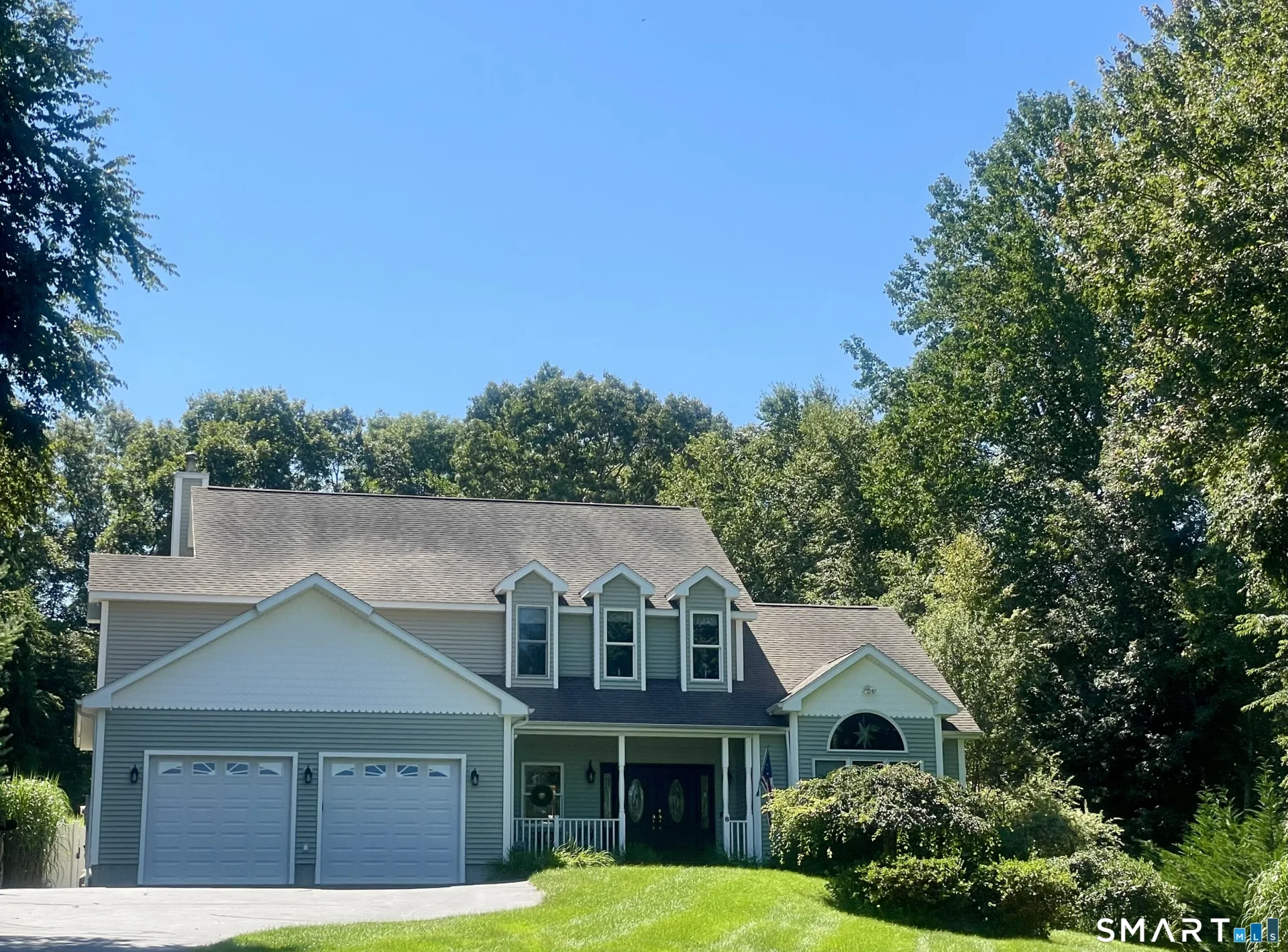 8 White Oak Lane, Waterford, CT