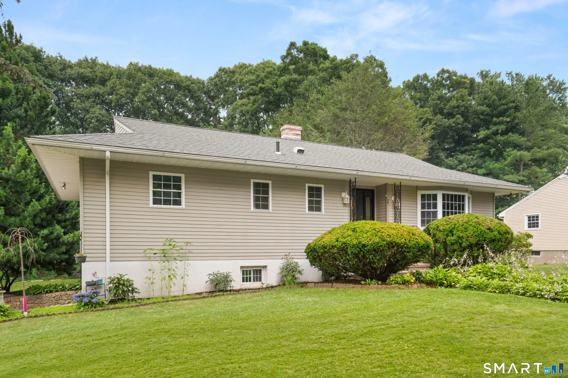 90 Meadowlawn Road, Stratford, CT