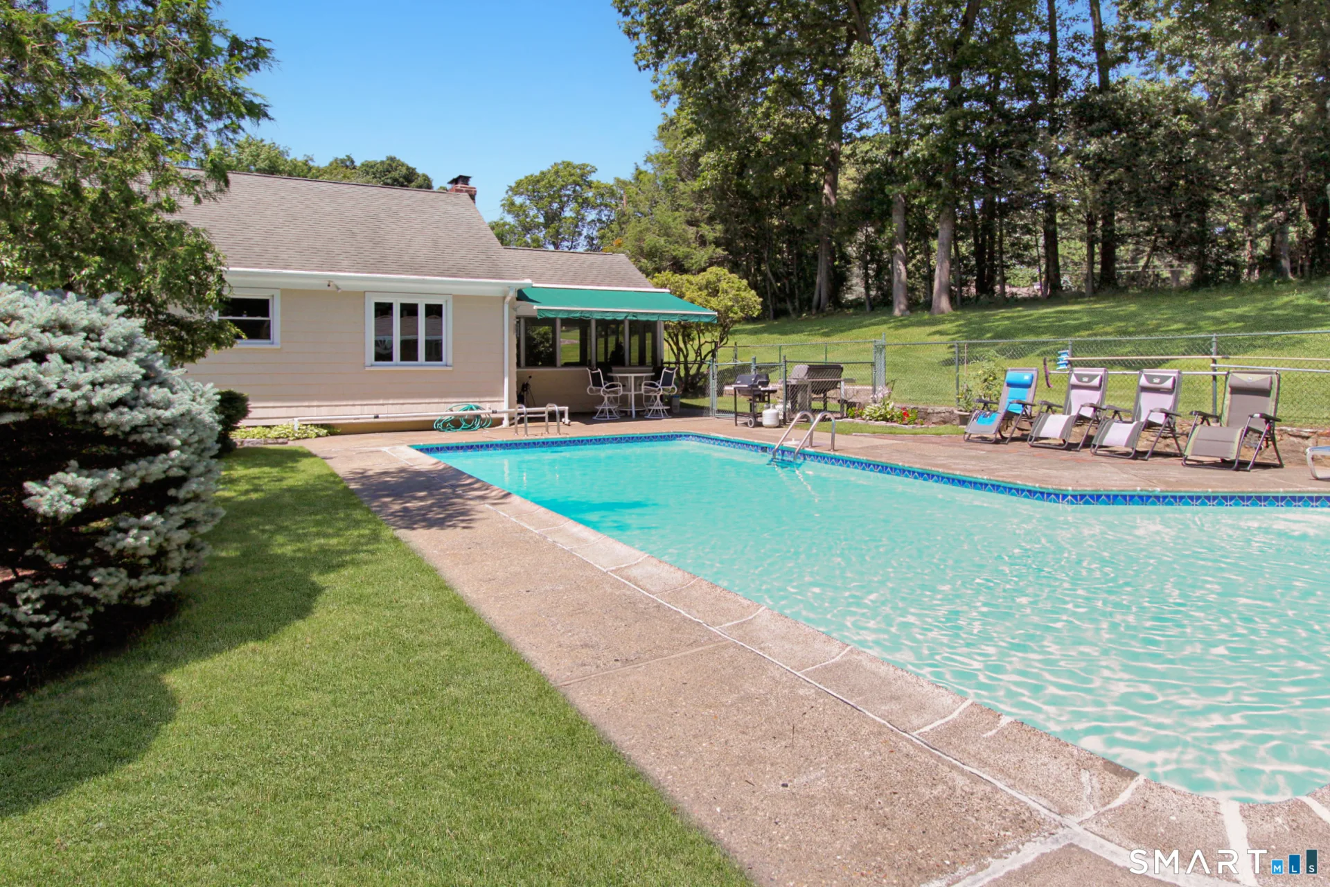 21 Twin Circle Drive, Trumbull, CT