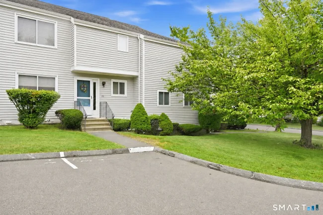 211 Greens Farm Road #211