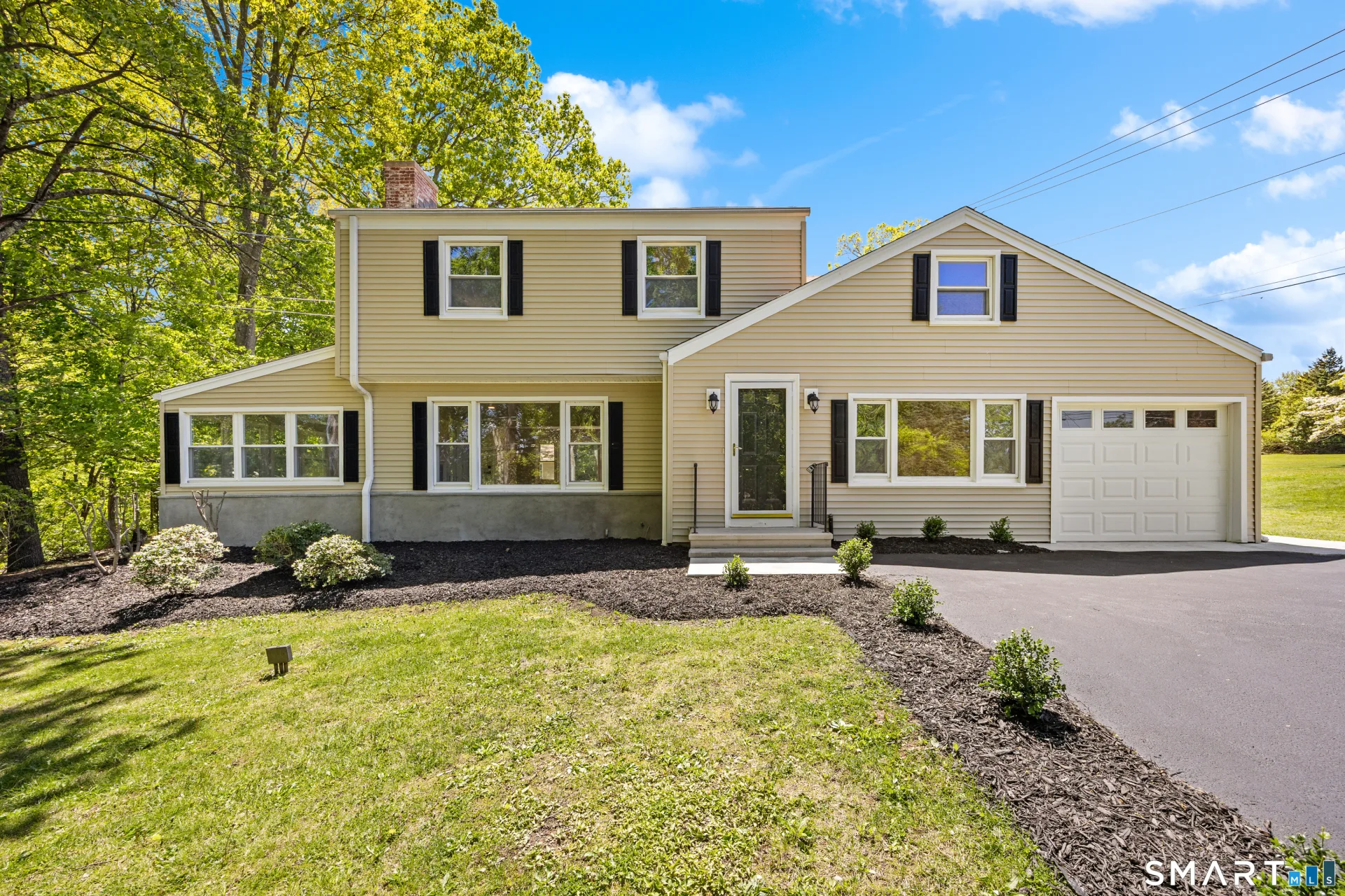 1044 Dunbar Hill Road, Hamden, CT