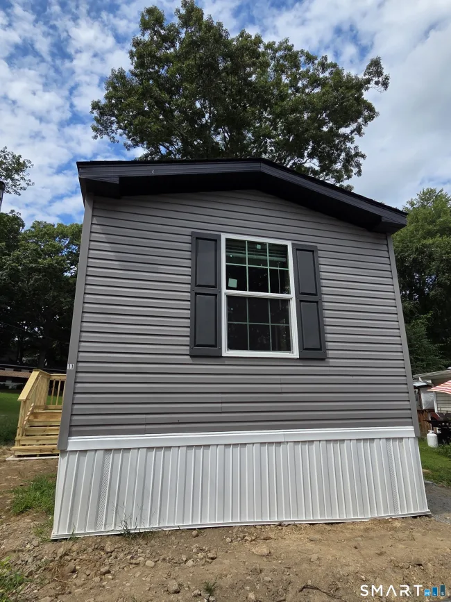 303 Mohegan Park Road #11