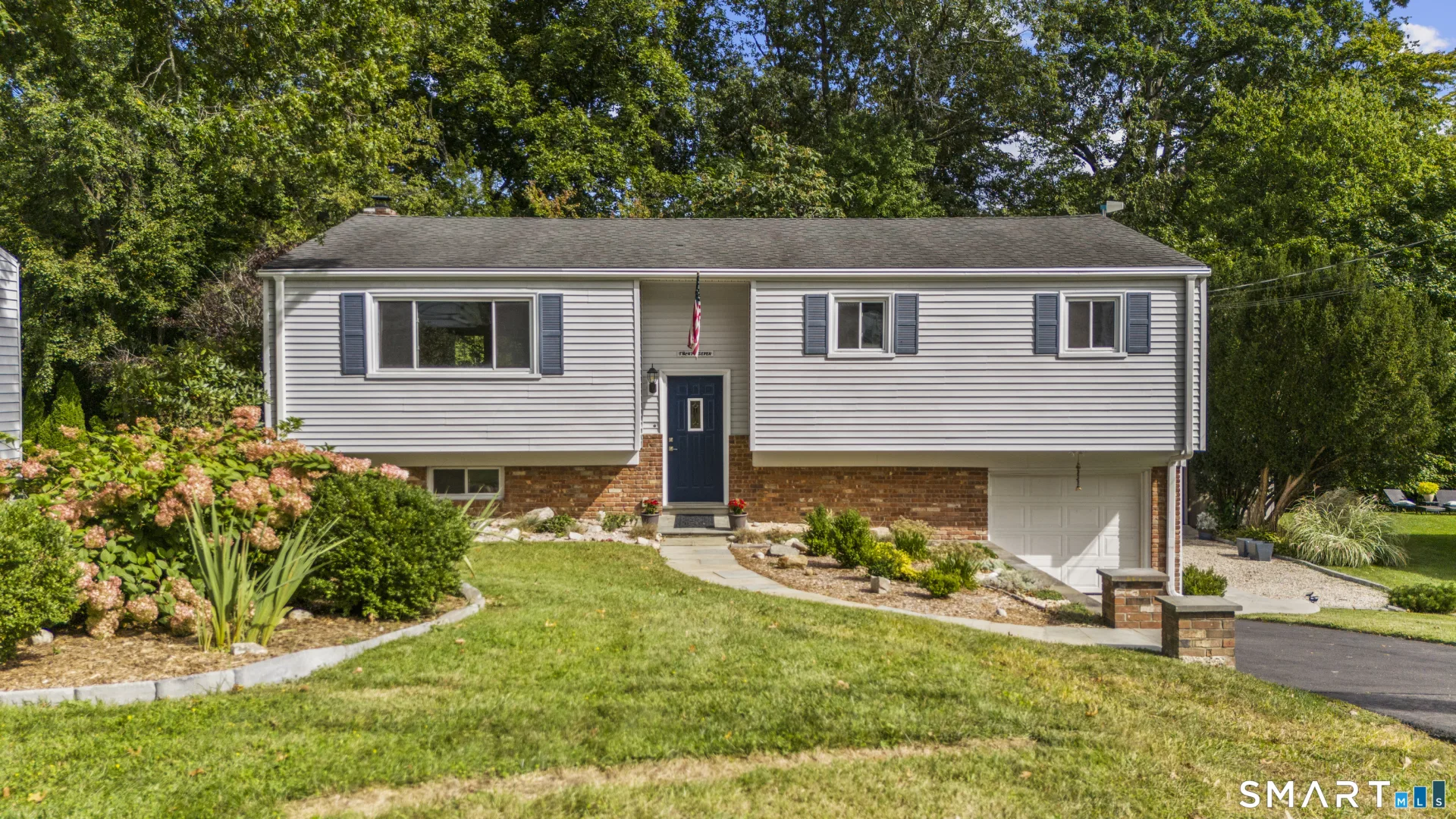 27 Amherst Place, Stamford, CT