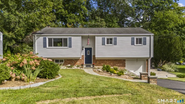 27 Amherst Place