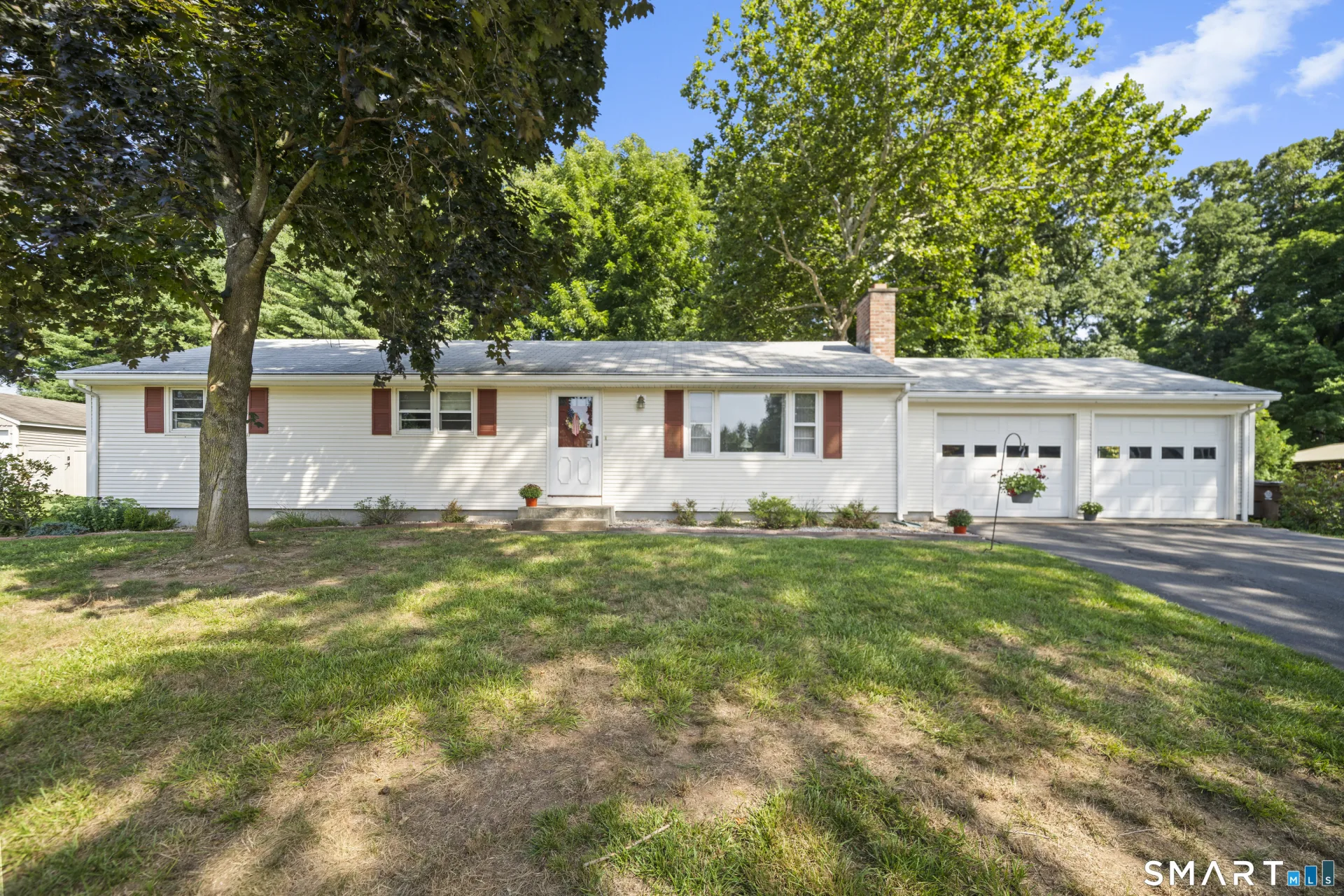 11 Monroe Road, Enfield, CT