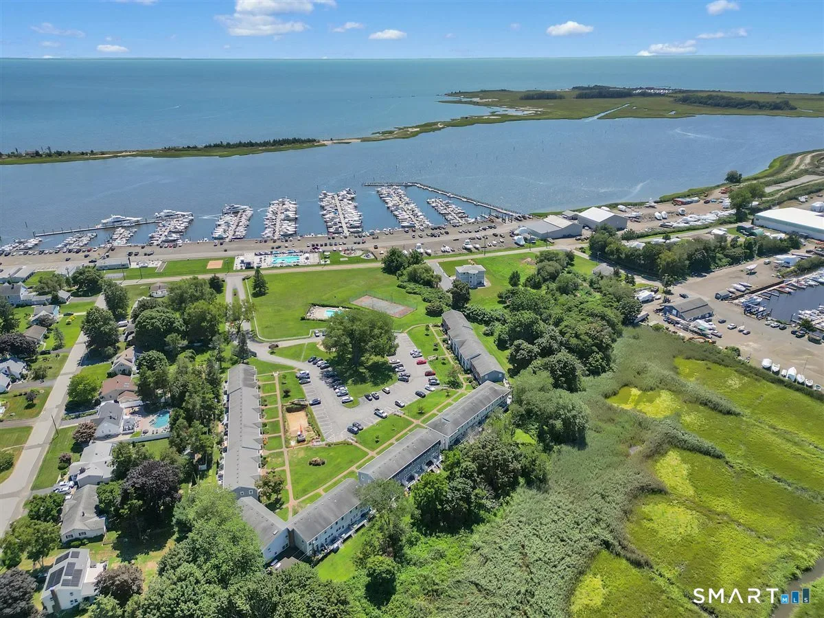 25 Riverside Drive #E8, Clinton, CT