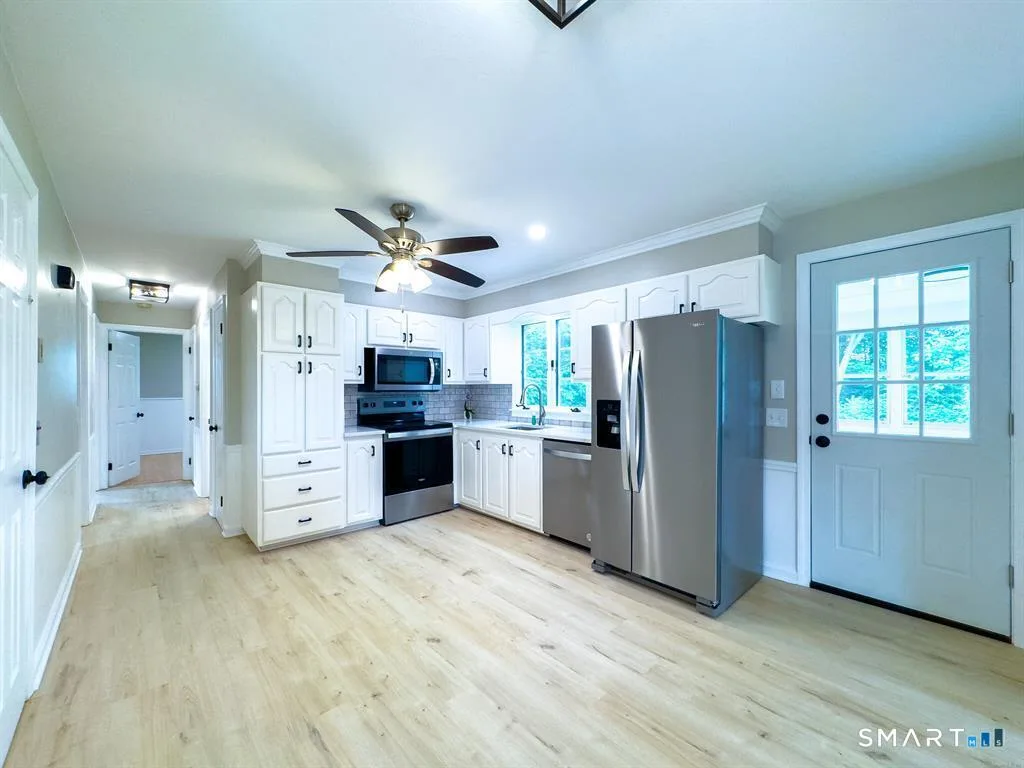 32 Kaynor Drive, Waterbury, CT