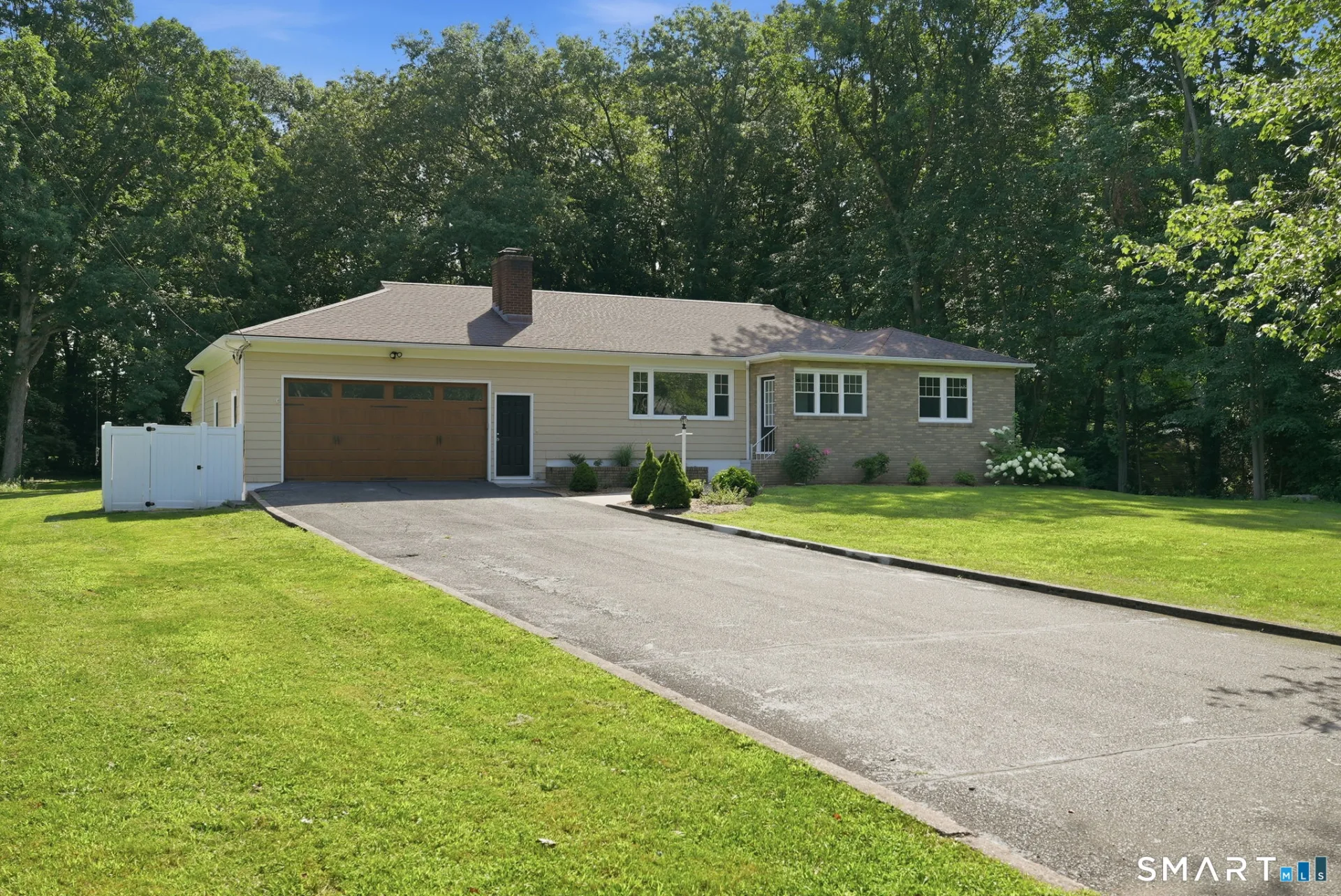 16 Ezra Street, North Haven, CT