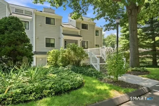 37 Rowayton Woods Drive #37, Norwalk, CT